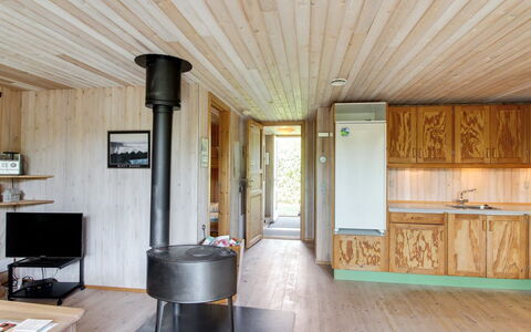 Jaane - 650M to the Fjord: Hout, Flooring, Plafond, Interieur Ontwerp, Verdieping, Houten Vloer, Hardwood, Beits, Lichte Inrichting, Kamer