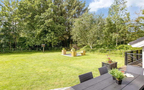 Gretje - 650M to the Fjord: Struik, Tuin, Land Lot, Schaduw, Gazon, De Lente, Landscaping, Werf, Backyard