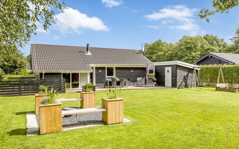 Gretje - 650M to the Fjord: Huis, Huis, Dak, Verblijf, Woongebied, Tuin, Schaduw, Gazon, Landgoed, Boerderij