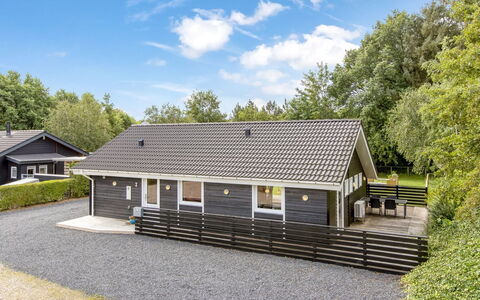 Gretje - 650M to the Fjord: Huis, Huis, Verblijf, Siding, Landgoed, Veranda, Oprit, Boerderij, Garden Gebouwen, Blokhut