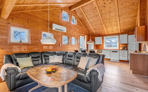 Gretje - 650M to the Fjord: Hout, Plafond, Huis, Huis, Verblijf, Blokhut, Woonkamer, Hardwood, Beits