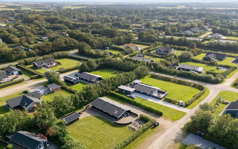 Robertha - 800M to the Fjord: Woongebied, Landschap, Vogelperspectief, Plain, Land Lot, Luchtfotografie, Huis, Stedelijk Ontwerp, Voorstad, Landelijk Gebied