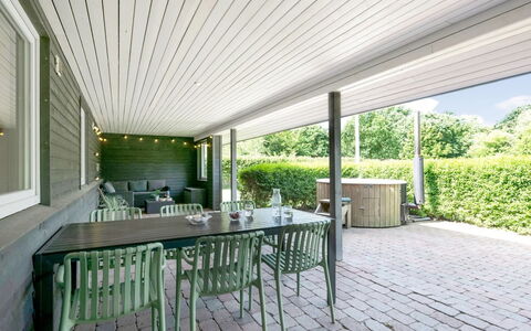 Knag - 800M to the Fjord: Meubilair, Interieur Ontwerp, Flooring, Hout, Verdieping, Plafond, Houten Vloer, Stoel, Tafel, Verlichting