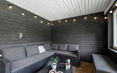Knag - 800M to the Fjord: Meubilair, Interieur Ontwerp, Flooring, Hout, Verdieping, Plafond, Houten Vloer, Stoel, Tafel, Verlichting