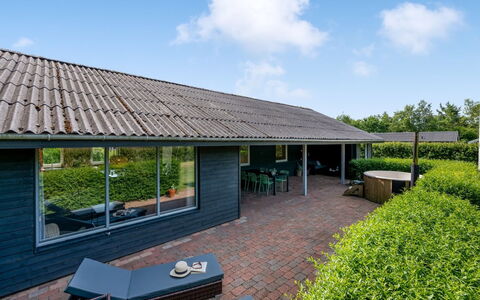 Knag - 800M to the Fjord: Meubilair, Interieur Ontwerp, Flooring, Hout, Verdieping, Plafond, Houten Vloer, Stoel, Tafel, Verlichting