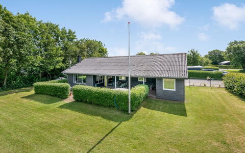 Knag - 800M to the Fjord: Meubilair, Interieur Ontwerp, Flooring, Hout, Verdieping, Plafond, Houten Vloer, Stoel, Tafel, Verlichting