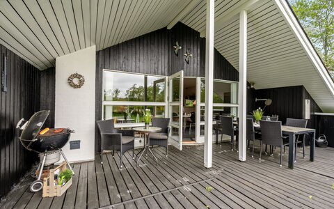 Wenche - 600M to the Fjord: Dak, Huis, Huis, Verblijf, Deur, Siding, Dek, Veranda, Plank, Hardwood