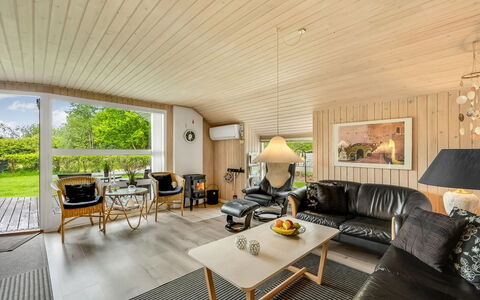 Wenche - 600M to the Fjord: Dak, Huis, Huis, Verblijf, Deur, Siding, Dek, Veranda, Plank, Hardwood