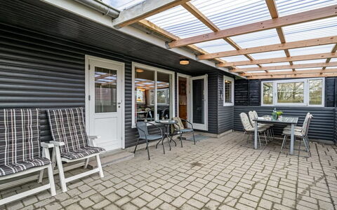 Hoghni - 850M to the Fjord: Hout, Huis, Deur, Veranda, Siding, Meubilair, Buitenmeubels, Dek, Hardwood, Beits