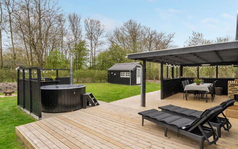 Gustaf - 400M to the Fjord: Dek, Schaduw, Tuin, Garden Gebouwen, Outdoor Structuur, Backyard, Hardwood, Werf, Landscaping, Paviljoen