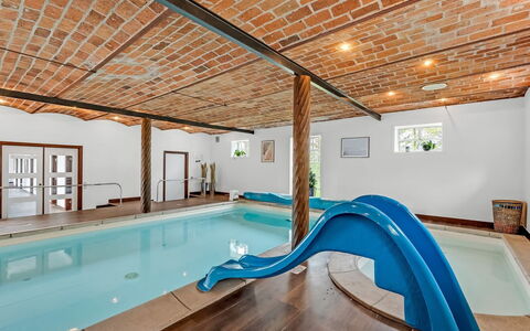 Fintan - 2Km to the Fjord: Flooring, Verdieping, Plafond, Interieur Ontwerp, Zwembad, Beits, Toevlucht, Hardwood, Ontwerp, Vernis
