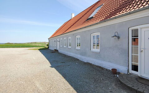 Alois - 1Km to the Fjord: Dak, Huis, Huis, Verblijf, Deur, Siding, Dek, Veranda, Plank, Hardwood