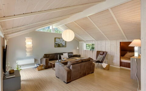 Sæby 670: Interieur Ontwerp, Flooring, Verdieping, Houten Vloer, Meubilair, Hout, Plafond, Laminaatvloer, Woonkamer, Bankstel