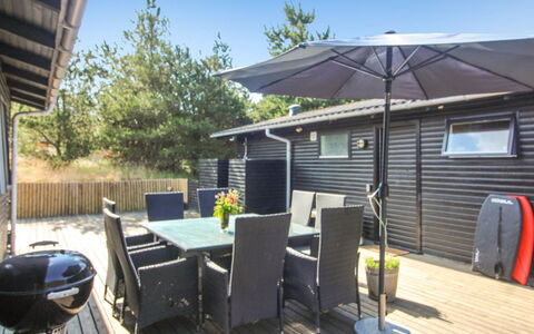 Druscilla - 650M from the Sea: Hout, Huis, Veranda, Dek, Hardwood, Dak, Beits, Houten Vloer, Eco Hotel