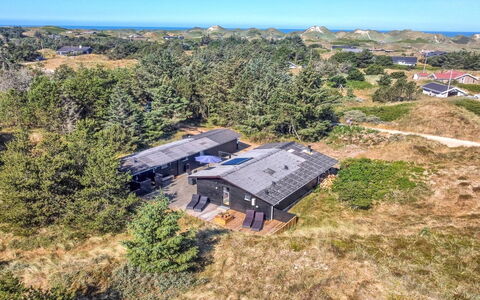 Druscilla - 650M from the Sea: Hout, Huis, Veranda, Dek, Hardwood, Dak, Beits, Houten Vloer, Eco Hotel