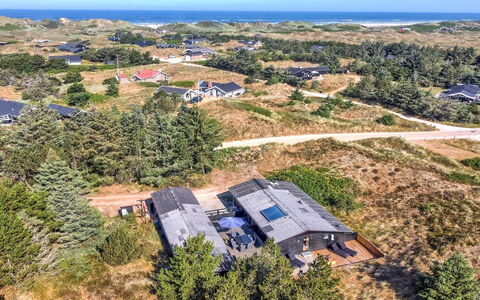 Druscilla - 650M from the Sea: Hout, Huis, Veranda, Dek, Hardwood, Dak, Beits, Houten Vloer, Eco Hotel