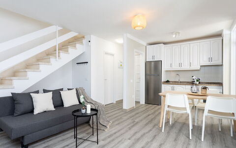 Deluxe Altemar: Meubilair, Gebouw, Lucht, Boom, Interieur Ontwerp, Fabriek, Huis, Vrije Tijd, Schaduw, Stoel