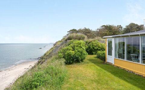 Orwik - 30M from the Sea: Meubilair, Interieur Ontwerp, Flooring, Hout, Verdieping, Plafond, Houten Vloer, Stoel, Tafel, Verlichting