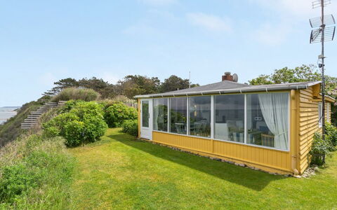 Orwik - 30M from the Sea: Meubilair, Interieur Ontwerp, Flooring, Hout, Verdieping, Plafond, Houten Vloer, Stoel, Tafel, Verlichting