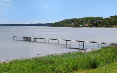 Udder - 50M to the Fjord: Hout, Dak, Huis, Huis, Architectuur, Siding, Land Lot, Verblijf, Schuur, Garden Gebouwen