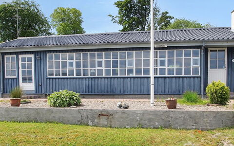 Udder - 50M to the Fjord: Hout, Dak, Huis, Huis, Architectuur, Siding, Land Lot, Verblijf, Schuur, Garden Gebouwen