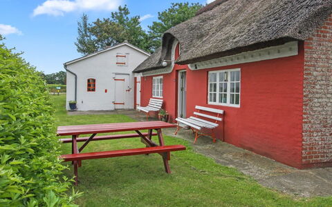 Saarah - 25Km from the Sea: Dak, Huis, Huis, Verblijf, Deur, Siding, Dek, Veranda, Plank, Hardwood