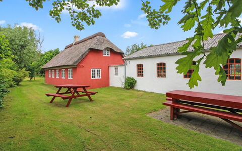 Saarah - 25Km from the Sea: Dak, Huis, Huis, Verblijf, Deur, Siding, Dek, Veranda, Plank, Hardwood