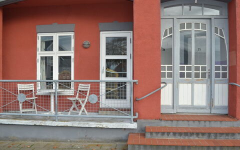 Esja - 22Km from the Sea: Deur, Samengesteld Materiaal, Glas, Ijzer, Home Deur, Metaal, Schuifraam, Daylighting, Verf
