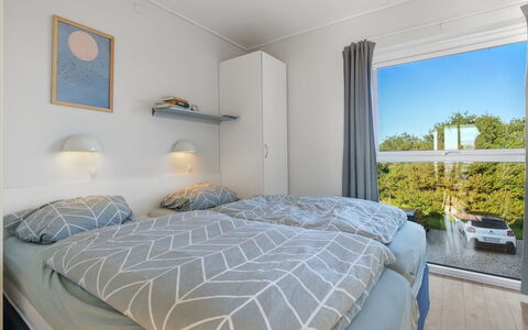 Antomine - 100M from the Sea: Interieur Ontwerp, Bed, Slaapkamer, Appartement, Plafond, Huis, Meubilair, Verdieping, Laken, Bedding