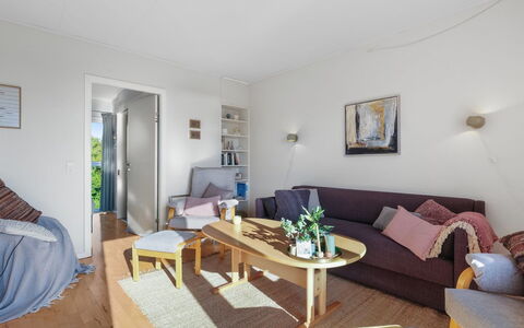 Antomine - 100M from the Sea: Meubilair, Interieur Ontwerp, Flooring, Verdieping, Bankstel, Muur, Hout, Woonkamer, Kamer, Plafond