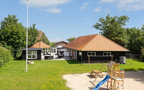 Gabriele - 17Km from the Sea: Dak, Huis, Deur, Verblijf, Schaduw, Siding, Werf, Landgoed, Backyard