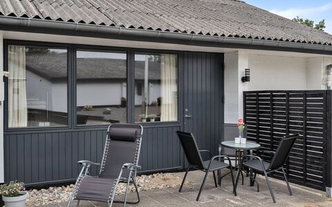 Iida - 20Km from the Sea: Meubilair, Interieur Ontwerp, Stoel, Flooring, Tafel, Toevlucht, Verdieping, Plafond, Kamer, Eco Hotel