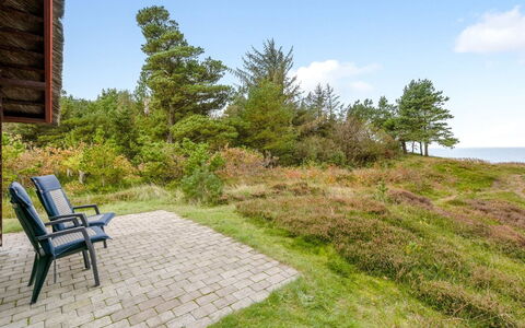 Ingeborg - 100M to the Fjord: Dak, Huis, Huis, Verblijf, Siding, Landgoed, Oprit, Garden Gebouwen, Werf, Schuur