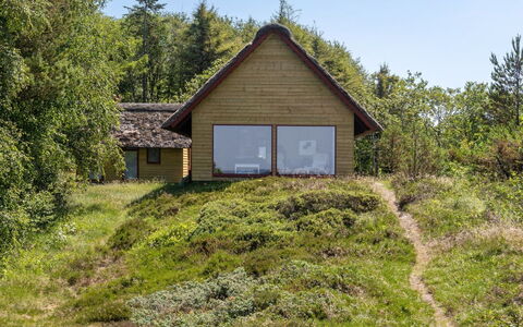Ingeborg - 100M to the Fjord: Dak, Huis, Huis, Verblijf, Siding, Landgoed, Oprit, Garden Gebouwen, Werf, Schuur