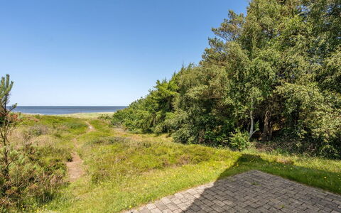 Ingeborg - 100M to the Fjord: Dak, Huis, Huis, Verblijf, Siding, Landgoed, Oprit, Garden Gebouwen, Werf, Schuur