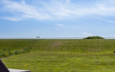 Gundborg - 100M from the Sea