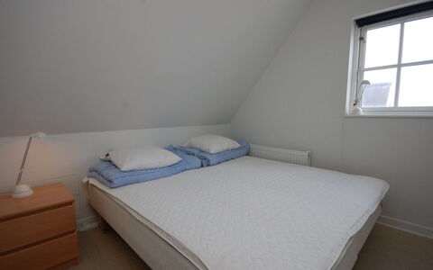 Alita - 1.2Km from the Sea: Slaapkamer, Verdieping, Bed, Flooring, Laken, Bedding, Linens, Bed Frame, Kamer
