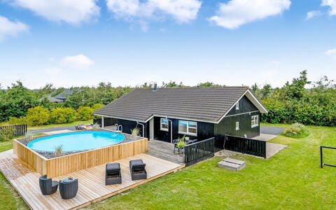 Asel - 4Km from the Sea: Blauw, Struik, Verblijf, Groundcover, Tuin, Landgoed, Schaduw, Landscaping, Boerderij, Eco Hotel