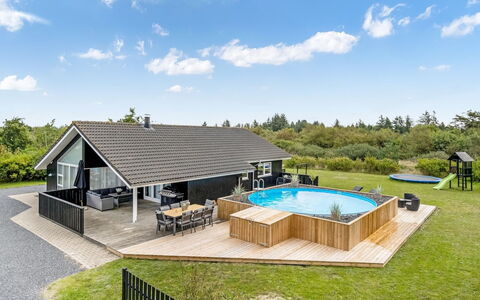 Asel - 4Km from the Sea: Blauw, Struik, Verblijf, Groundcover, Tuin, Landgoed, Schaduw, Landscaping, Boerderij, Eco Hotel