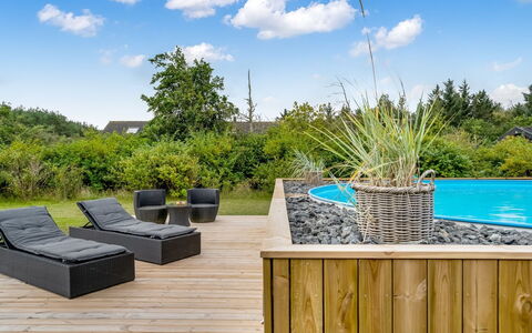 Asel - 4Km from the Sea: Blauw, Struik, Verblijf, Groundcover, Tuin, Landgoed, Schaduw, Landscaping, Boerderij, Eco Hotel