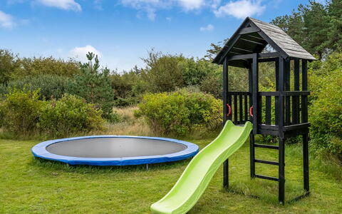 Asel - 4Km from the Sea: Blauw, Struik, Verblijf, Groundcover, Tuin, Landgoed, Schaduw, Landscaping, Boerderij, Eco Hotel