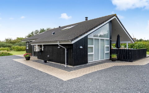 Asel - 4Km from the Sea: Blauw, Struik, Verblijf, Groundcover, Tuin, Landgoed, Schaduw, Landscaping, Boerderij, Eco Hotel