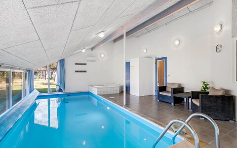 Luciane - 2.5Km from the Sea: Plafond, Zwembad, Toevlucht, Daylighting, Hotel, Ontwerp, Penthouse