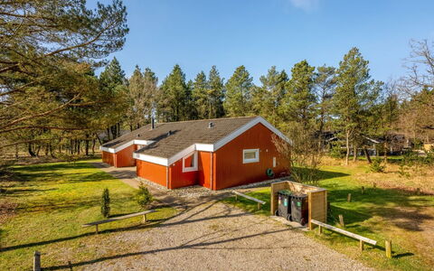 Luciane - 2.5Km from the Sea: Verblijf, Backyard, Werf, Garden Gebouwen, Schuur, Siding, Buitenmeubels, Blokhut, Outdoor Structuur, Keet