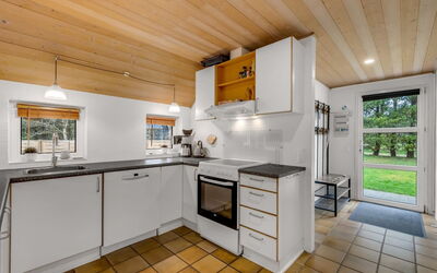 Dorris - 4.3Km from the Sea