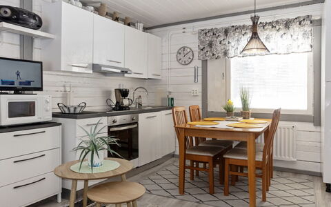 Riekko: Meubilair, Interieur Ontwerp, Keuken, Flooring, Toestel Van De Keuken, Hout, Countertop, Major Appliance, Verdieping, Plafond