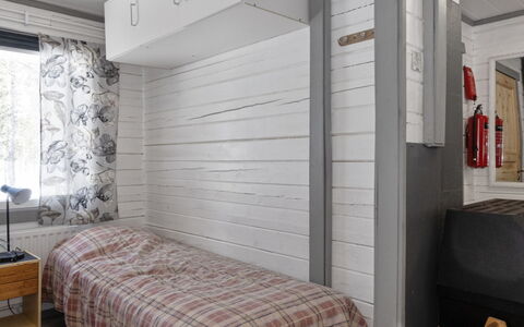 Riekko: Hout, Verdieping, Kamer, Plafond, Beits, Plank, Hardwood, Slaapkamer, Blokhut, Bed