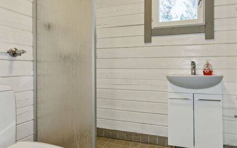 Riekko: Flooring, Verdieping, Muur, Hout, Loodgieterswerkinrichting, Interieur Ontwerp, Badkamer, Wastafel, Wastafel In De Badkamer, Loodgieter