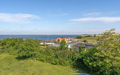 Dvonta - 170M from the Sea: Dak, Huis, Deur, Verblijf, Schaduw, Siding, Werf, Landgoed, Backyard
