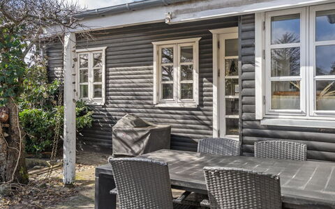 Sharanya - 500M from the Sea: Flooring, Interieur Ontwerp, Hout, Verdieping, Trap, Plafond, Beits, Houten Vloer, Hardwood, Leuning